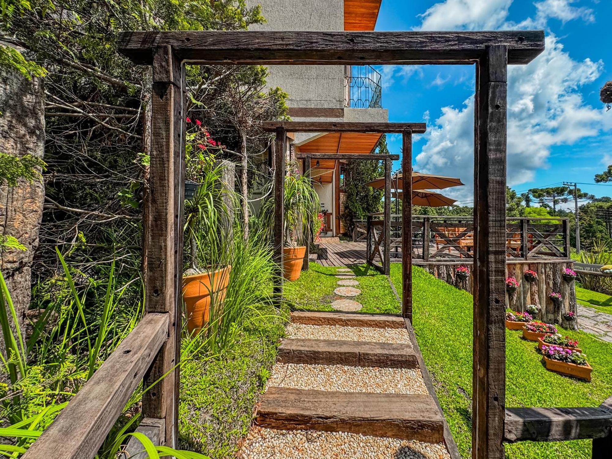 Pousada Victoria Villa By Nacional Inn - A 800 Metros Da Vila Capivari Campos do Jordão Exterior photo